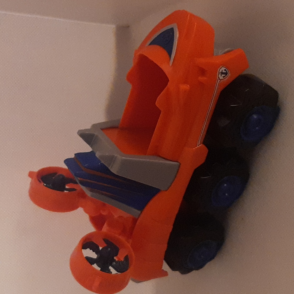 Paw Patrol Zuma Dino Rescue Deluxe Spin Vehicle only